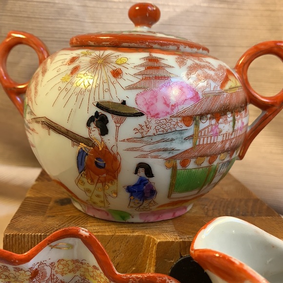Handmade Japanese Porcelain 4-piece set - Picture 5 of 16